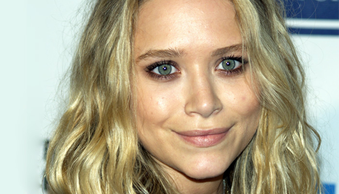 Mary-Kate Olsen, famous person with anorexia